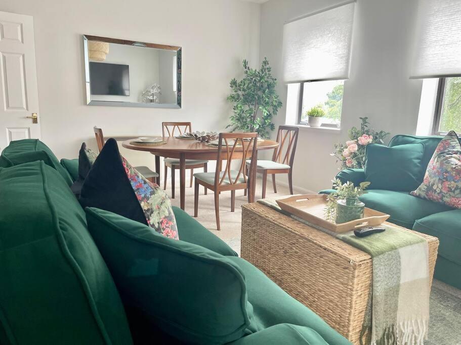 Luxury Spacious 2 Bed Apartment Shilton  Exterior photo